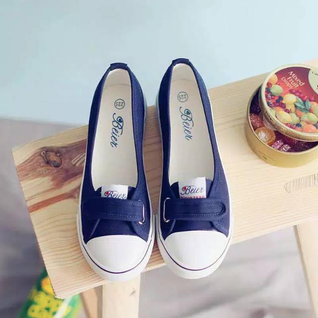 SLIP ON WANITA GOMES S12