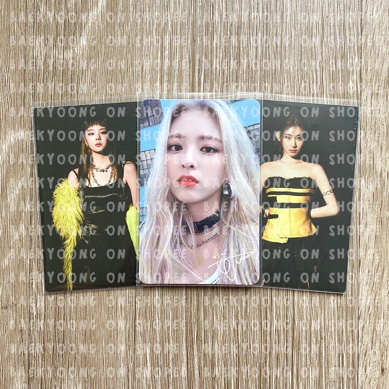 [BOOKED] PC ITZY Bundle Yuna ICY Sign