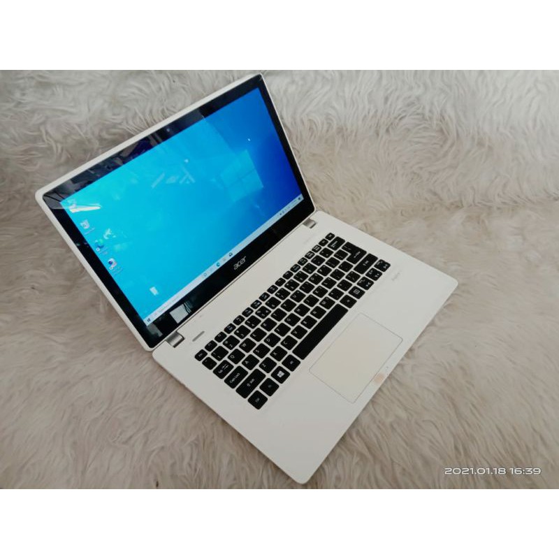J143 Laptop Acer aspire V3-372 Ram 4gb SSD 240gb core i5