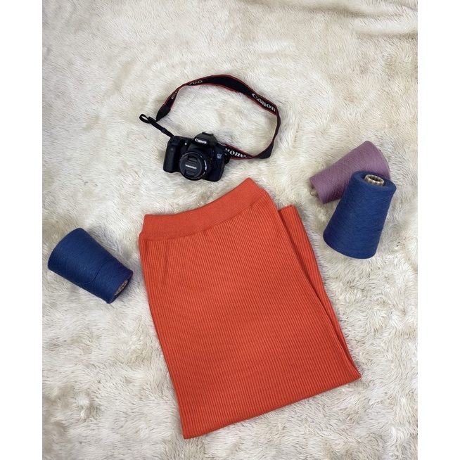 ROK SPAN RAJUT PREMIUM TEBAL KNIT KNITTED RAJUTAN SPAN ROK CARDIGAN ROK PANJANG WANITA /Rok span panjang/rok span rajut premium/rok span knitted/rok/rok wanita panjang/rok span hitam/rok plisket/rok plisket premium/rajut/cardigan/knit/knitted-ORANGE WORTEL