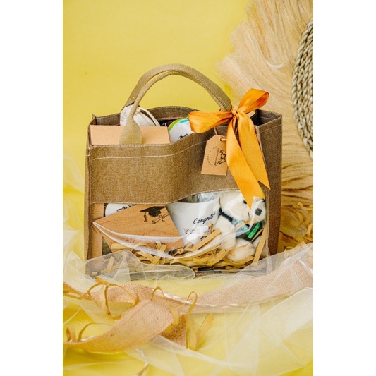 

Graduation Hampers / Graduation Box / Hadiah Wisuda