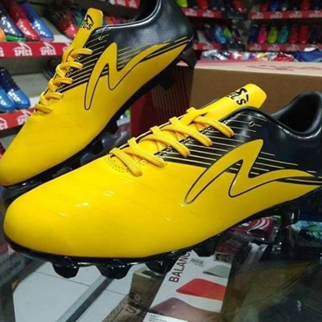 sepatu bola SPECS RYUSEI FG yellow/black