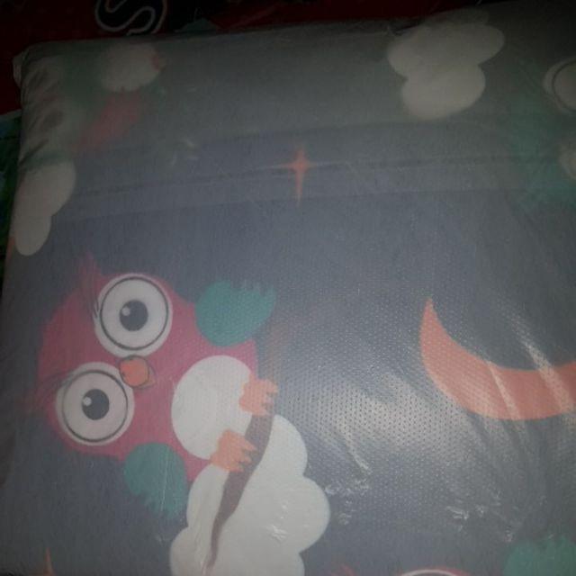 Sprei Motif Dot Mickey