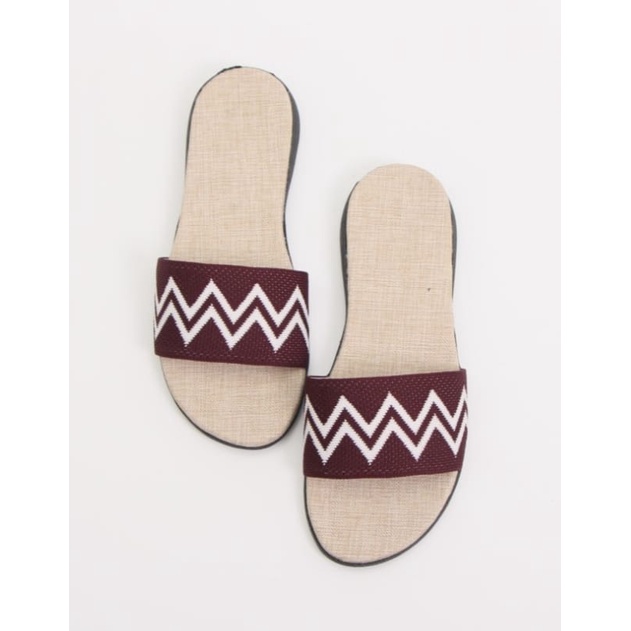 Arlaine- ZIG ZAG Flat Sandal