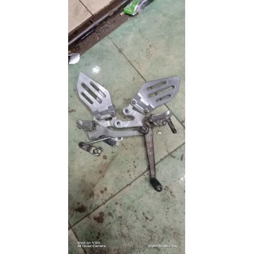 step depan footstep underbone r15 v2 ori