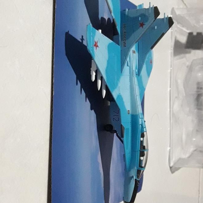 Model Pesawat / Miniatur Pesawat / Diecast Pesawat Tempur Rusia Mig 35