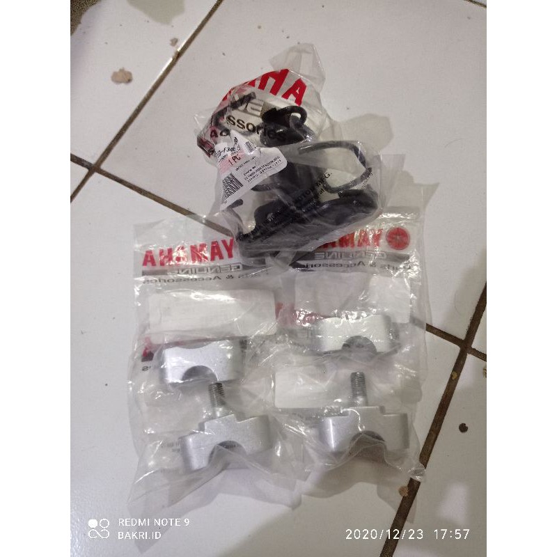 brecket dudukan stang fino karbu satu set original Yamaha genuine part