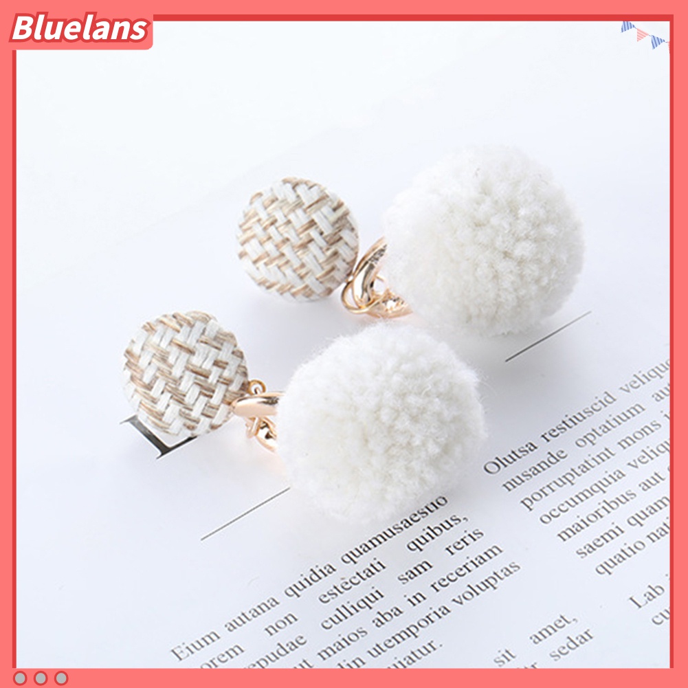 Anting Stud Drop Juntai Musim Dingin Aksen Pom-Pom Untuk Wanita