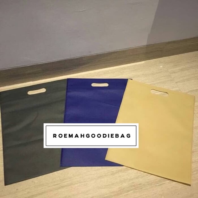 

Tas Spunbond Oval 30x40/Tas Kain Spondbond/Goodiebag/Souvenir/Press