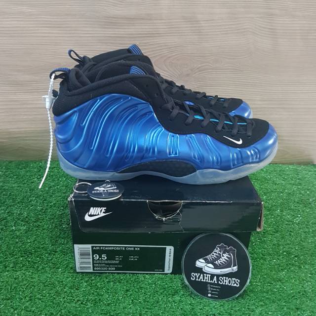 black and royal blue foamposites