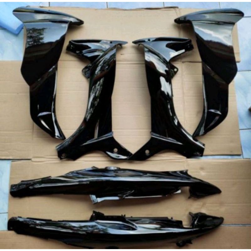 body sayap motor jupiter z lama warna hitam polos