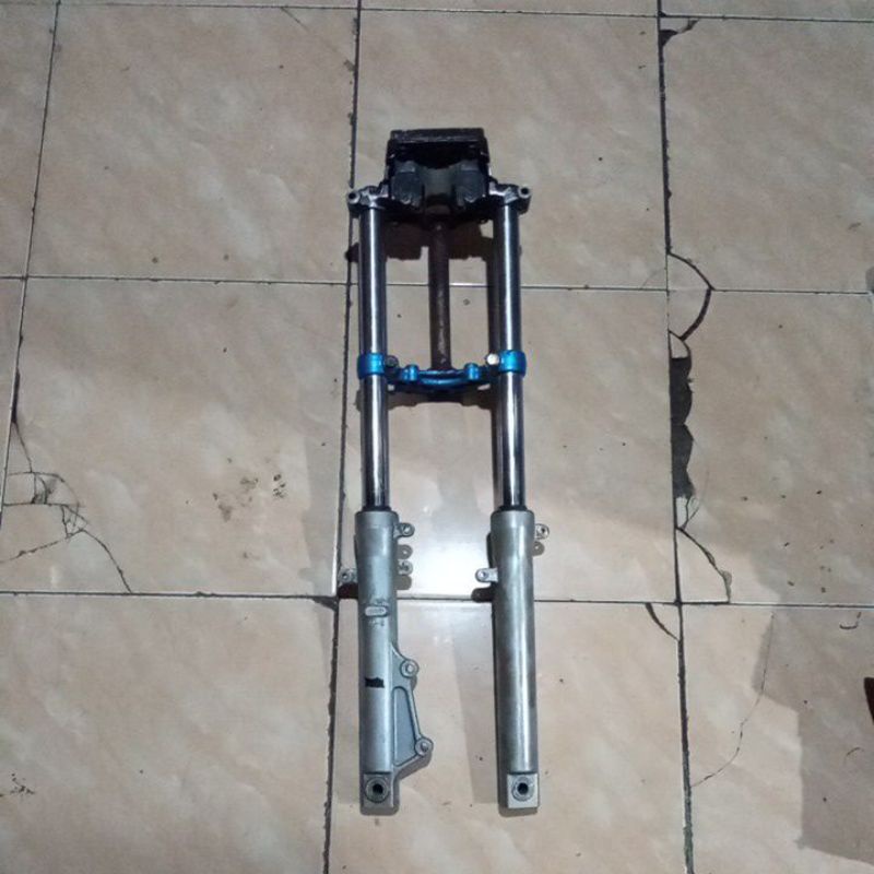 Skok depan Shockbreker depan tirev tiger revo original