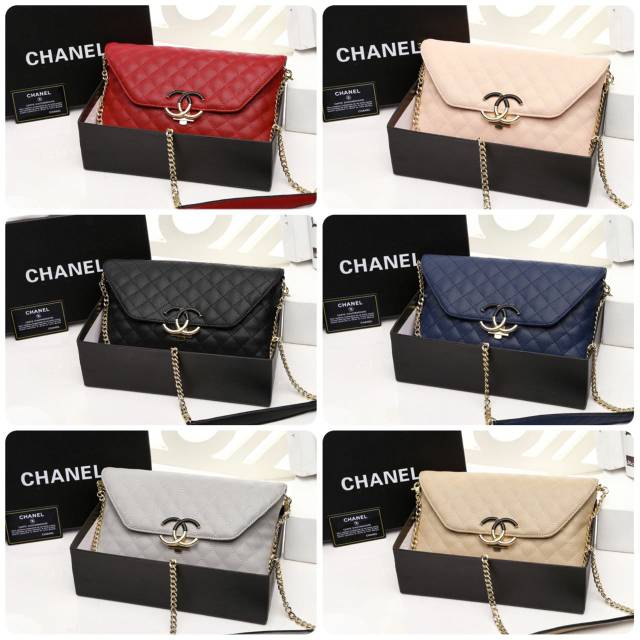 chanel Clutch with box (am)