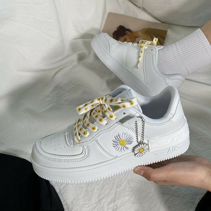 SEPATU WANITA / IMPORT /PUTIH