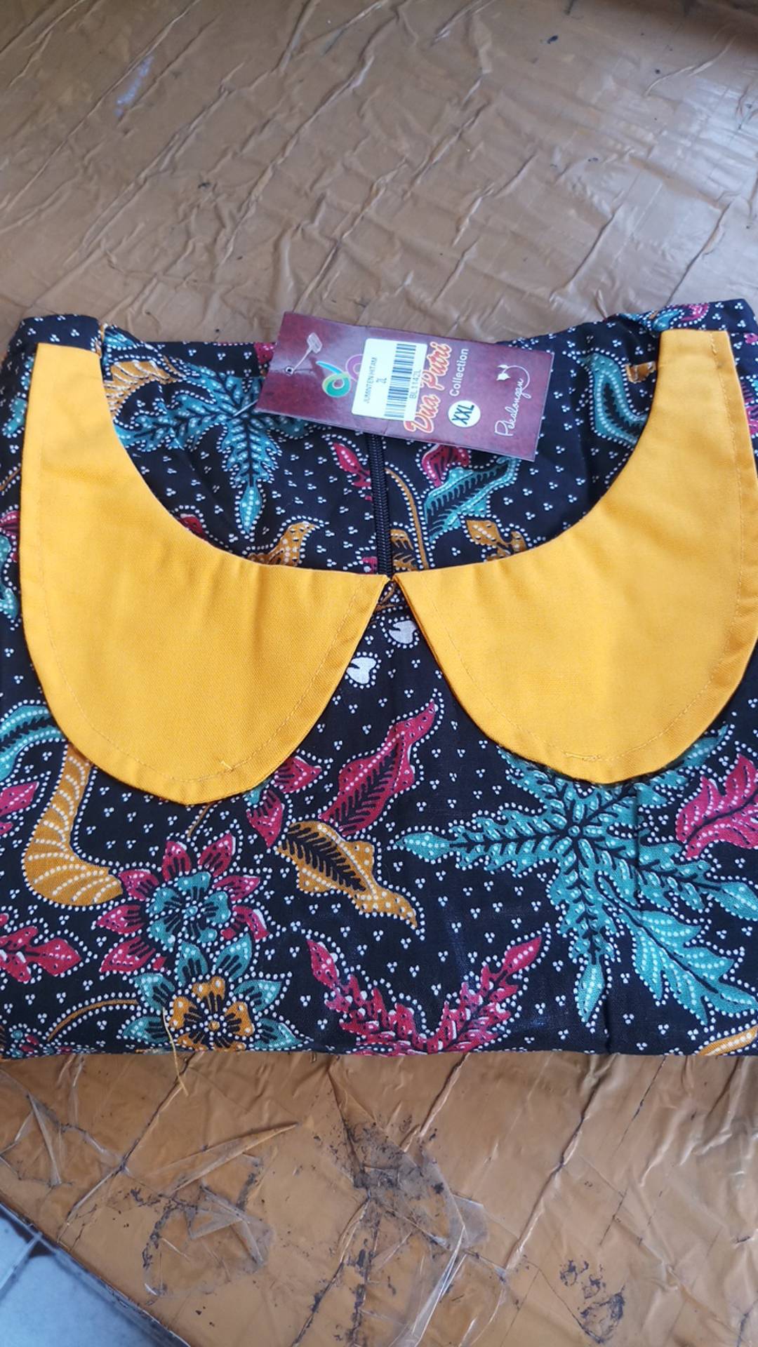 Blouse Atasan Wanita Kombinasi Batik Warna Merah Kuning Kerah Kotak Lengan Pendek Baju Imlek 2021