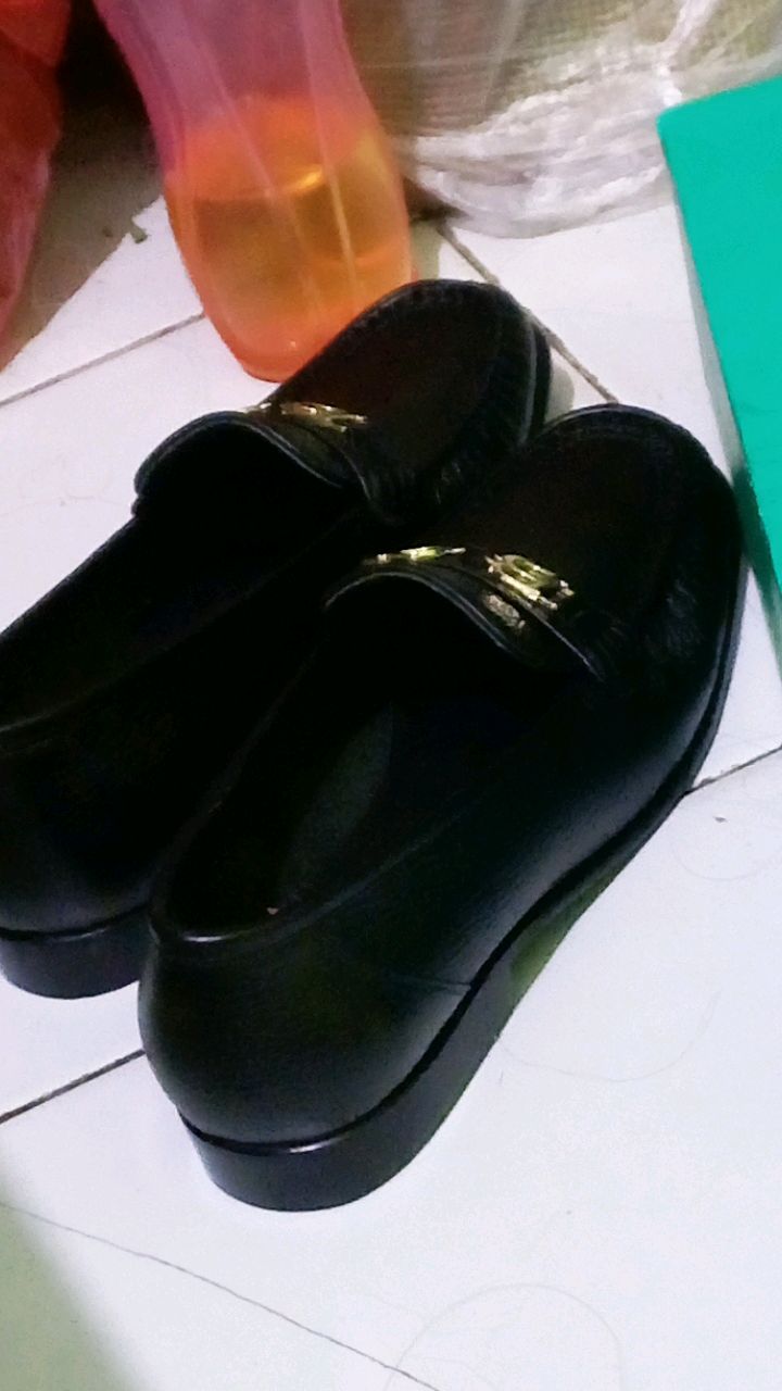 Buccheri Persia Moccasin Wanita Black