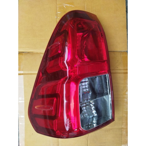 Stop Lamp Lampu Belakang Stop Toyota Hilux Revo 2016 - 2020 Up AM