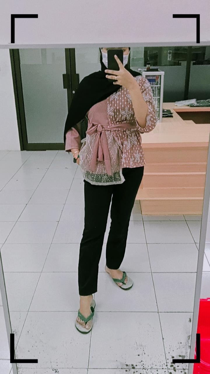 Atasan Blouse Batik Wanita Modern Fashion Wanita Kekinian Brokat Batik Kombinasi Ruby And Arsyla