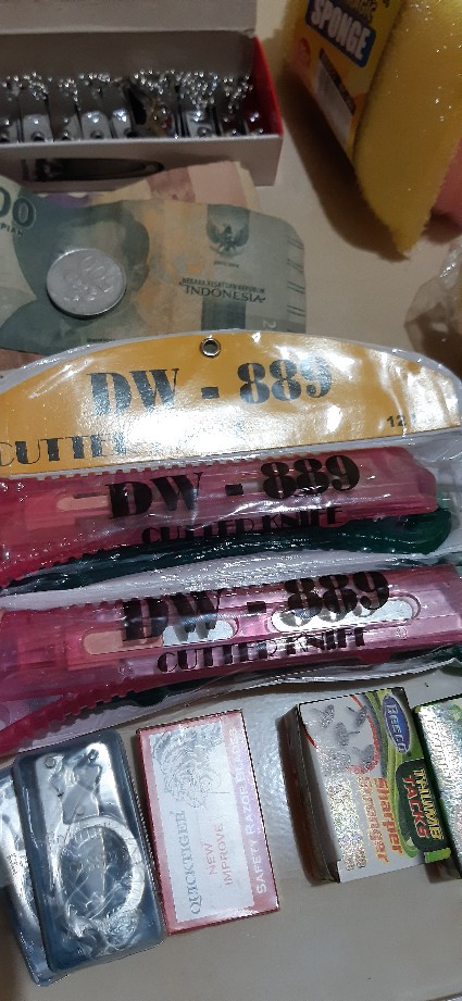 Pisau Kater Ukuran Besar Tajam Anti Karat. Eceran