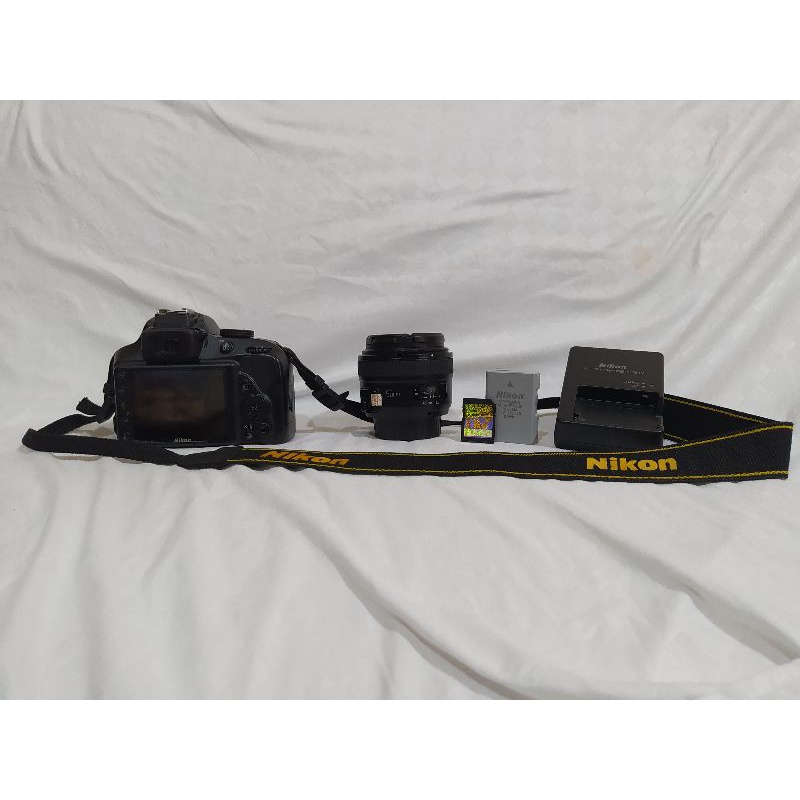 Nikon D3300 2 Lensa - Kit 18-55mm VR II & Fix Yongnuo 50mm AF