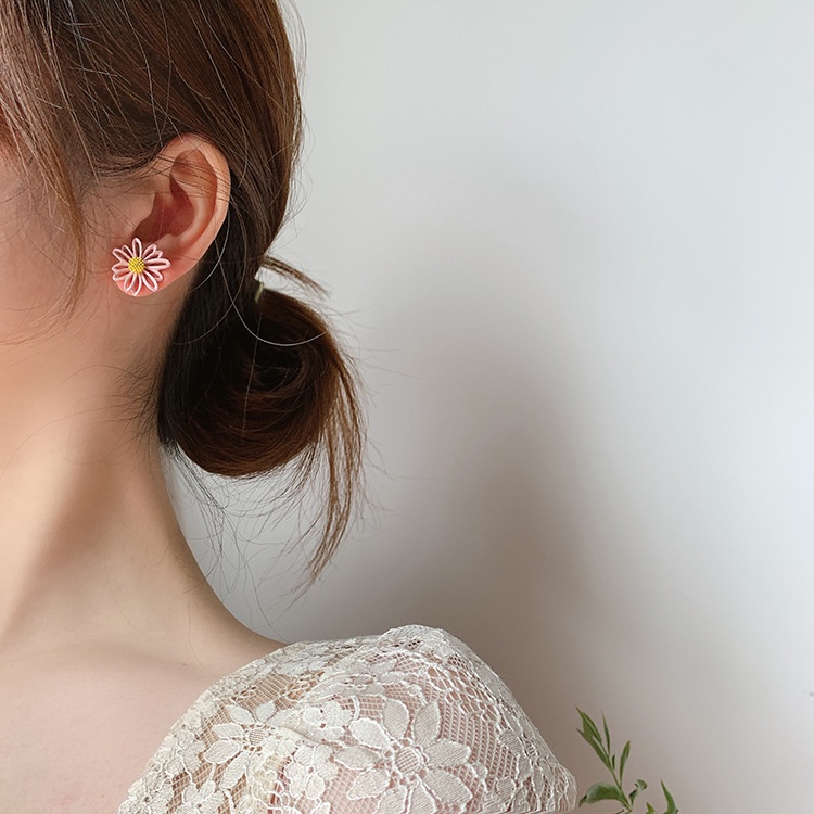 925 jarum perak Korea Selatan Dongdaemun asimetris little Daisy stud anting-anting Musim Semi dan mu