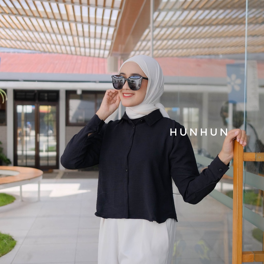 Hanin Crop Rayon Crincle/ Kemeja Crop fhanel Premium Keisya Crinkle AirFlow/ KEMEJA CRINCLE PUSATGROSIR_SOLO-HANIN CROP HITAM