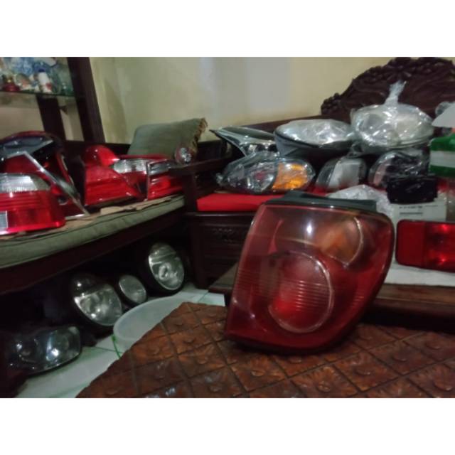 Stoplamp Toyota Harrier kanan