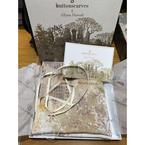 Buttonscarves New York Reborn - Vessel (Preloved)