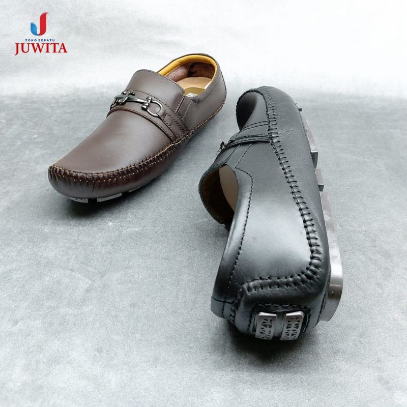 Sepatu santai kulit pria merk Keyton