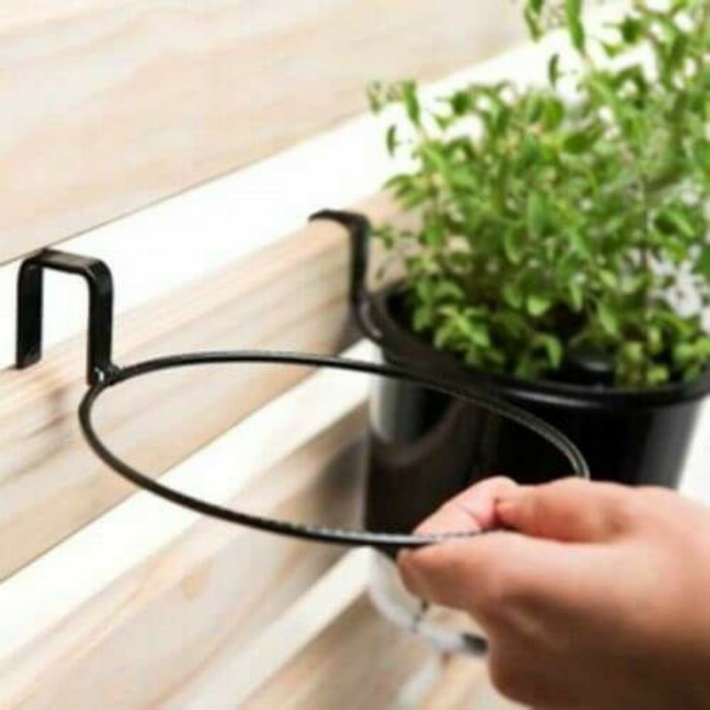 Holder pot /gantungan pot besi /cantolan pot pagar