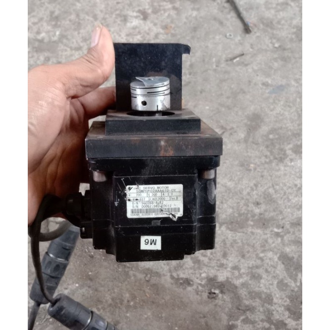 AC SERVO MOTOR SGMPH-02AAA61D-0Y