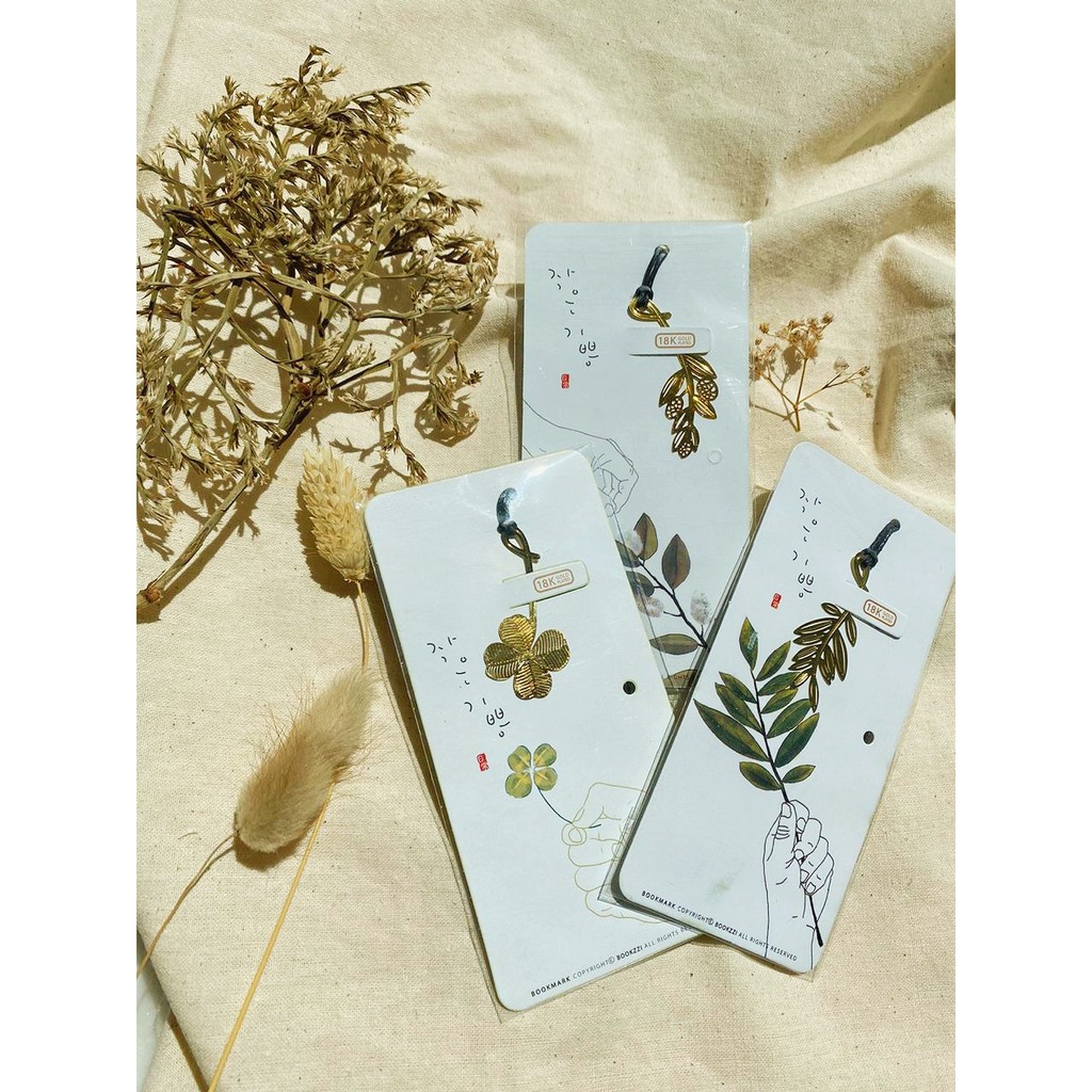 

B4-6 ; Book mark metal