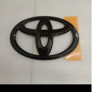 Emblem Logo depan Toyota Rush
