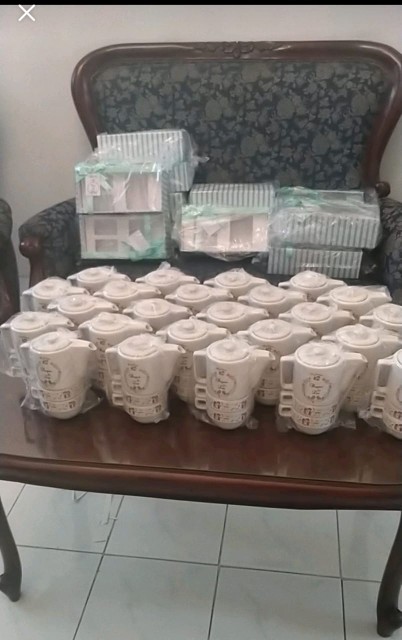 Minim 25pcs Souvenir One Month Hamper / Souvenir Teapot / Teko Susun 2 Cangkir (mika Hard Box)