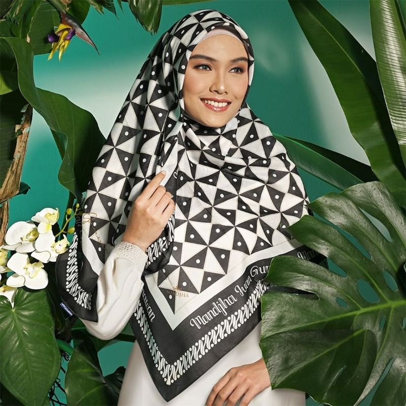 INCLUDE BOX GIFT  BATIK CHANDRA MANDJHA IVAN GUNAWAN