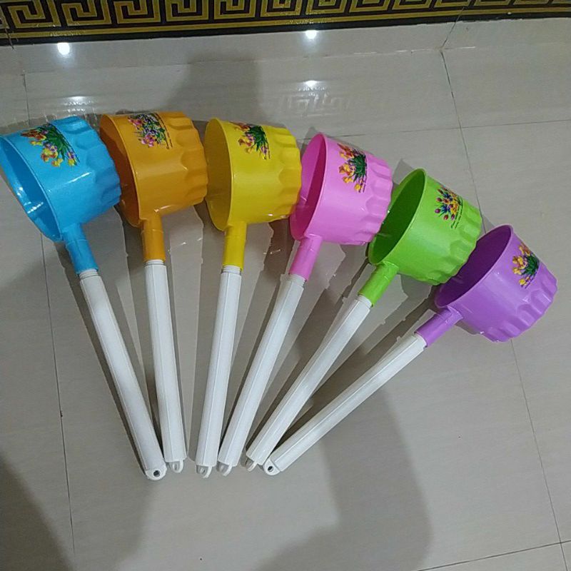 Gayung mandi gagang panjang Calista bahan tebal