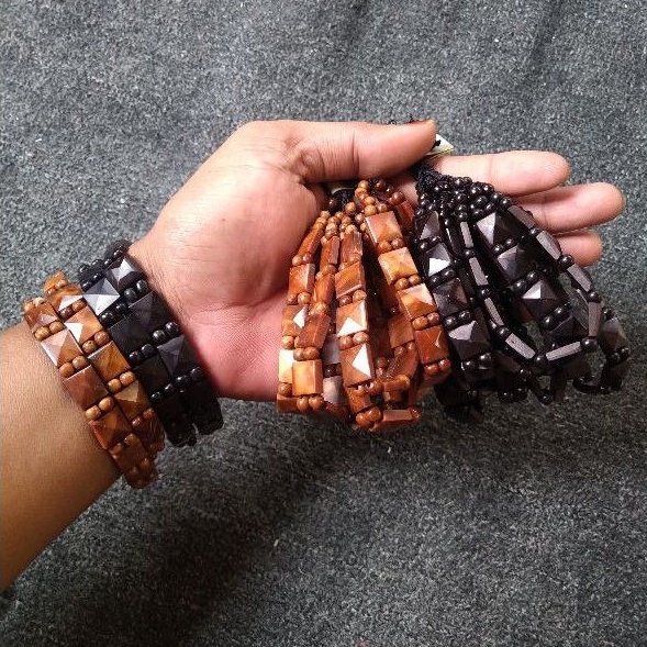 gelang kokka motif piramid