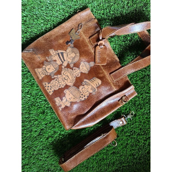 square tote engrave abekani