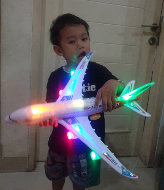 PESAWAT AIR BUS A380 MAINAN ANAK