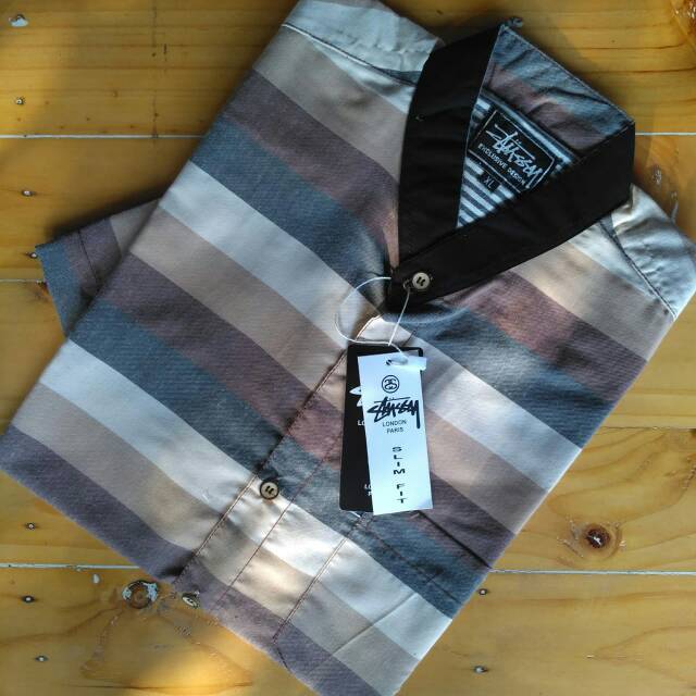 Kemeja surfing Stussy