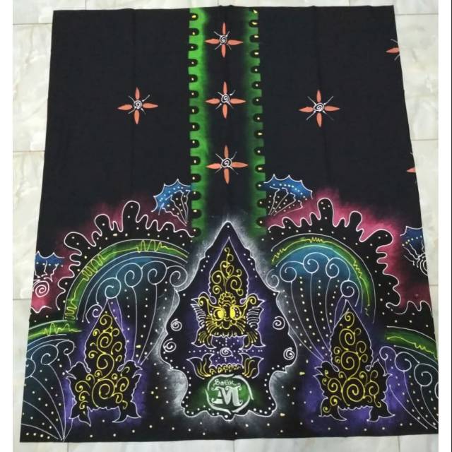 

Sarung lukis limited edition, no kembar