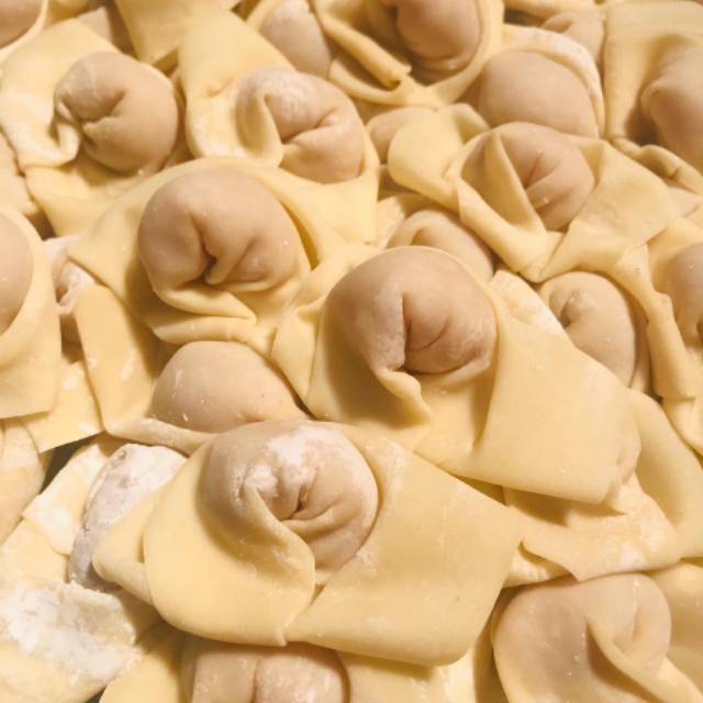 

PANGSIT / WONTON AYAM FROZEN HALAL