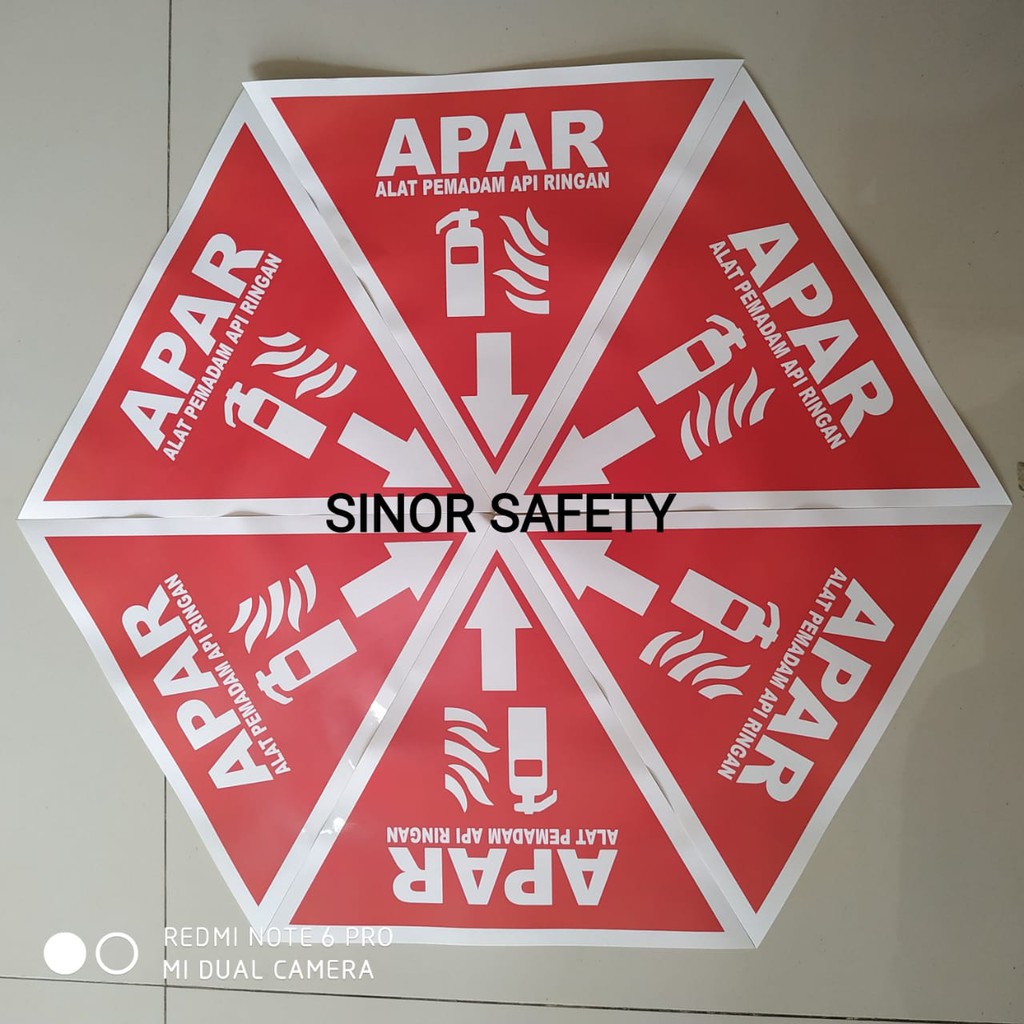 Sticker Segitiga penanda APAR Alat Pemadam API 25x25 cm