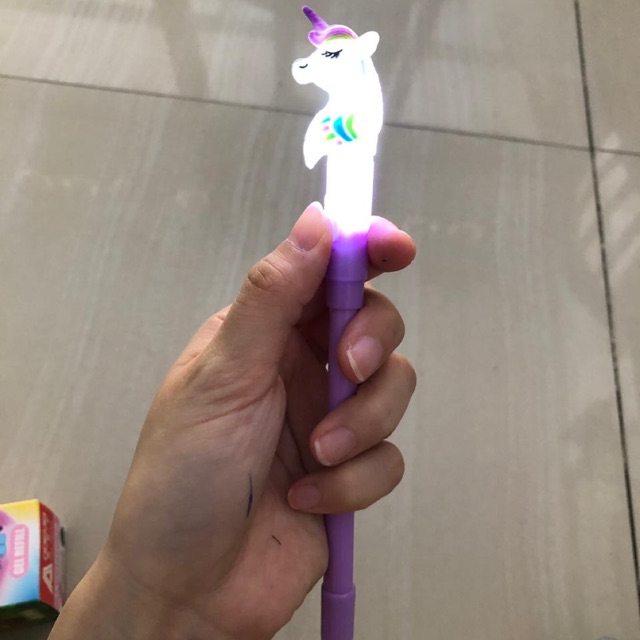 

Pulpen unicorn / monster lampu
