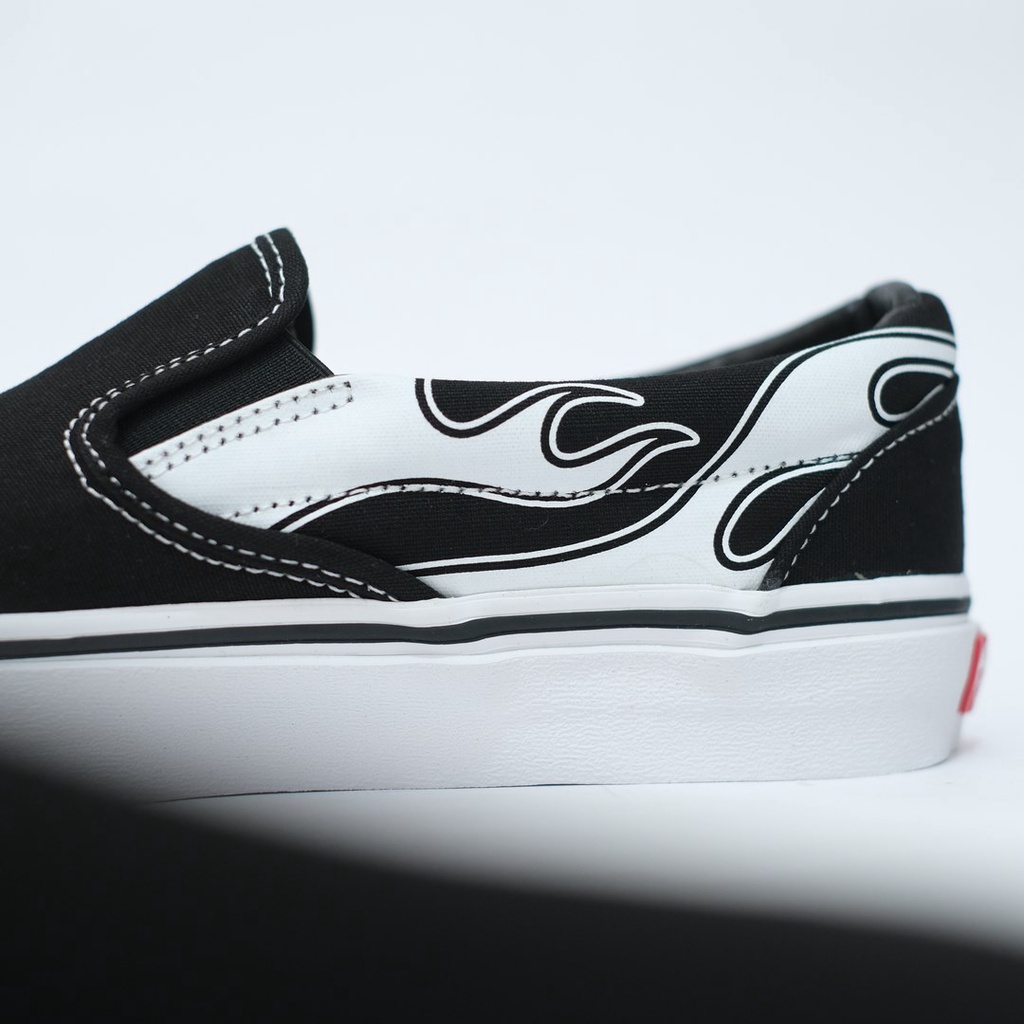 SALE DISKON! VANS SLIP ON FLAME WHITE BLACK/WHITE CLASSIC 100% ORIGINAL BNIB