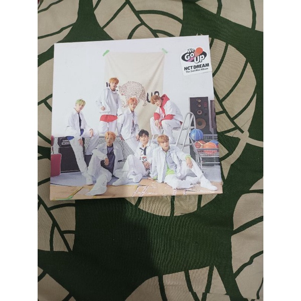 Album NCT DREAM WE GO UP