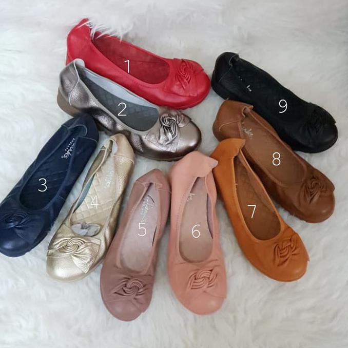 Diskon Sepatu Kerja Wanita Clarks Flat Terlaris Terbaru