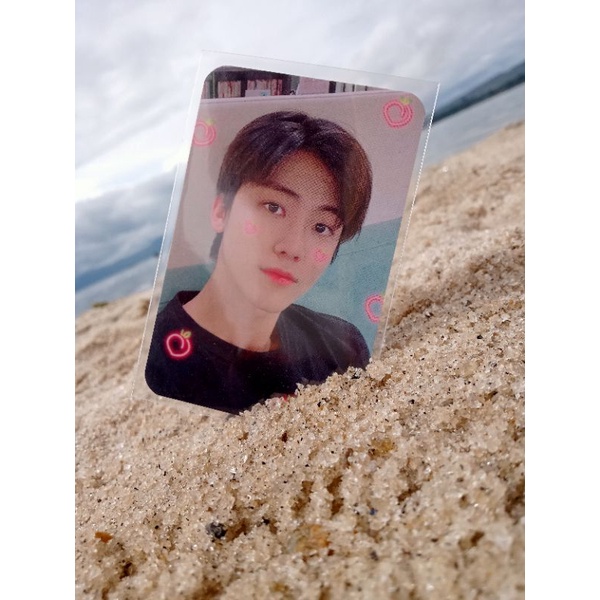 acekit jaemin,jaemin chilling,yzy hot sauce Jaemin