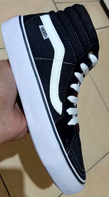 Sepatu snakers hi sk8