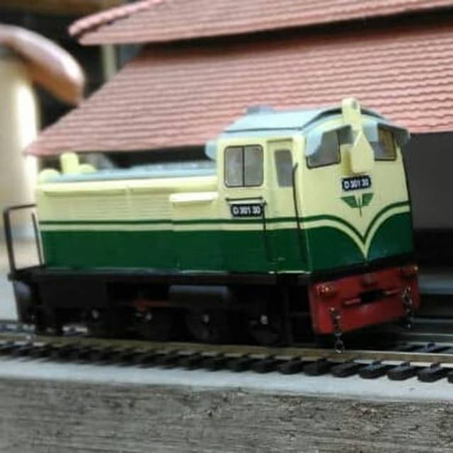 Miniatur Lokomotif Diesel Hidrolik D 301 1:87